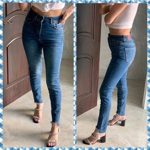 Zara high rise button fly jeans with zipper size 2